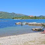 Apartamento By The Sea Ston, Peljesac - 10226 *
